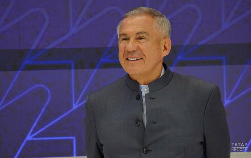 Минниханов поздравил татарстанцев с Днем космонавтики