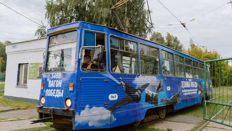 Новый трамвай «Вагона Победы» начал курсировать в городе