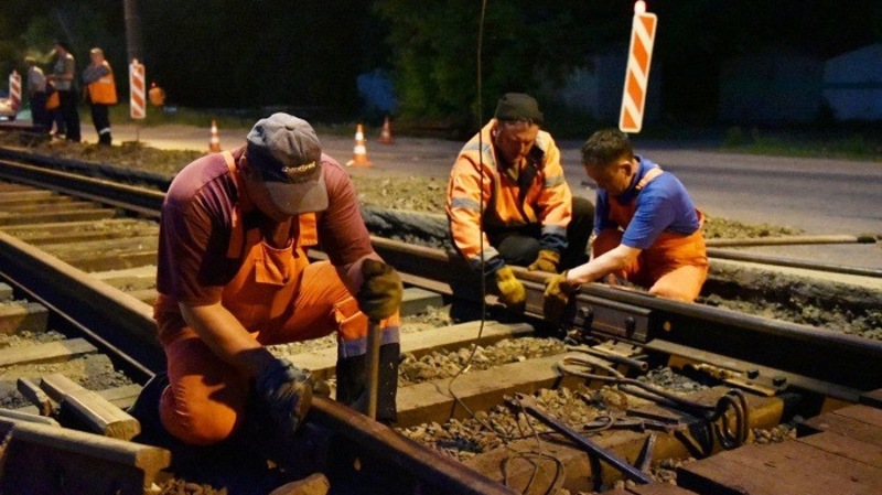 Около 1 300 метров трамвайных путей обновят в 2026 году в Омске 