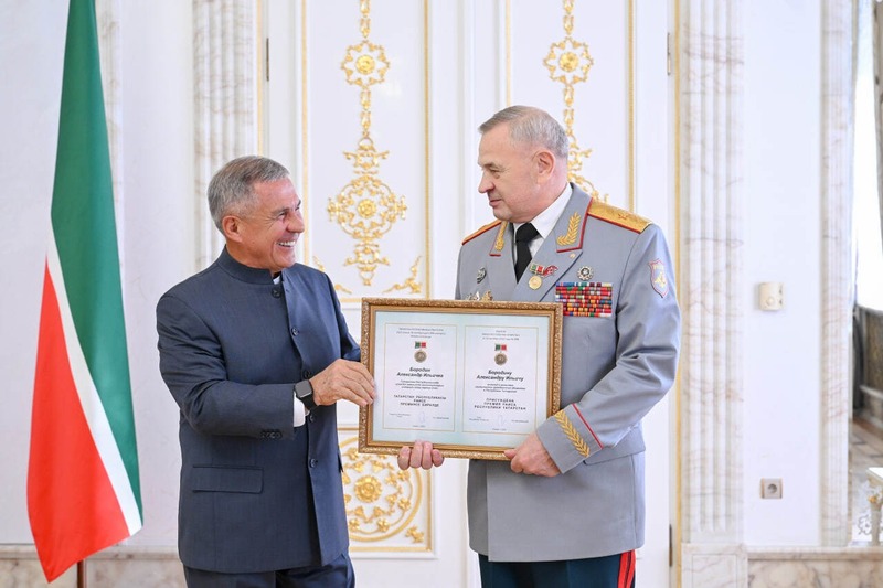 Минниханов наградил татарстанцев за вклад в развитие гражданского общества