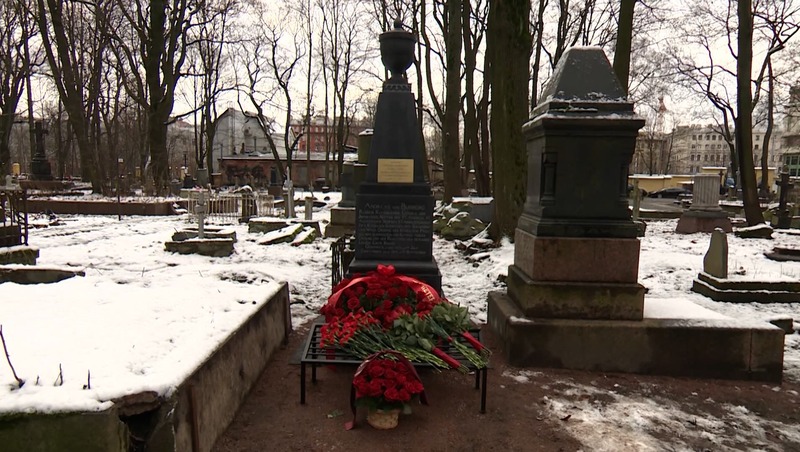 Памятник министру Андрею Будбергу открыли на Смоленском кладбище в Петербурге