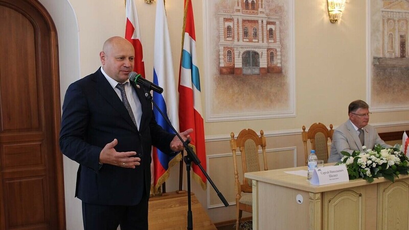 Президент Путин наградил мэра Омска Шелеста