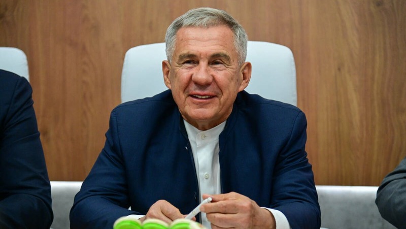 Минниханов присвоил звание «Предприятие трудовой доблести» 2 компаниям