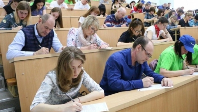 Омичи впервые напишут Всероссийский спортивный диктант