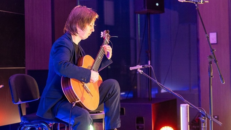Талантливый гитарист Н. Болдырев дал концерт в Магадане