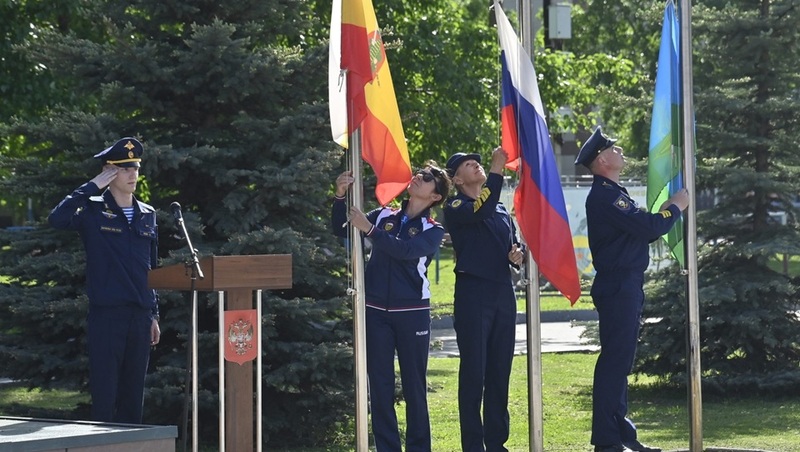 Павел Малков принял участие в открытии Чемпионата по парашютному спорту