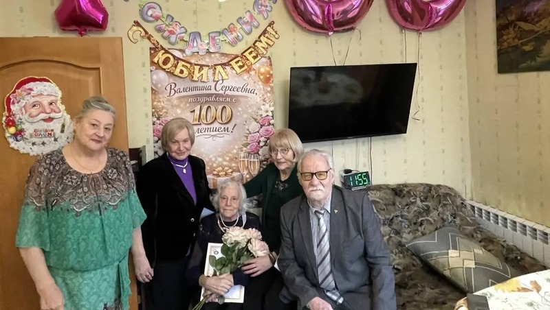 Колымчане поздравили заслуженного врача В. Черникову со 100-летним юбилеем