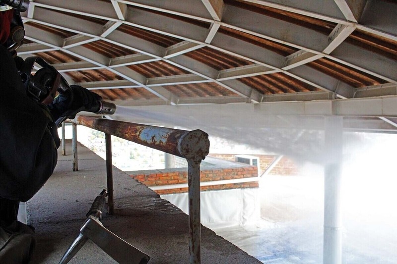 В Советском округе Омска загорелся производственный цех