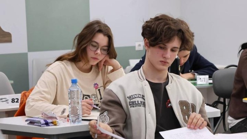 Более 130 старшеклассников Ленобласти поучаствовали во Всероссийской олимпиаде по математике