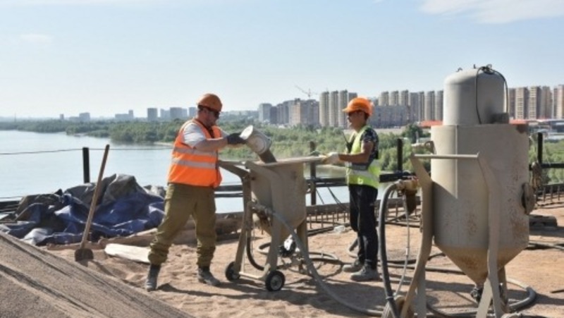 Мэр Шелест: Мост 60 лет ВЛКСМ подготавливают к установке новых тротуарных плит