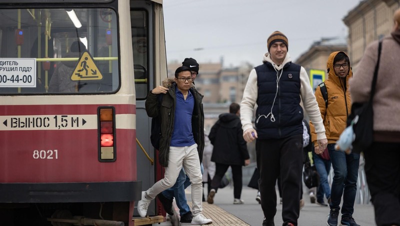 Трамвай № 100 в Петербурге временно изменил маршрут