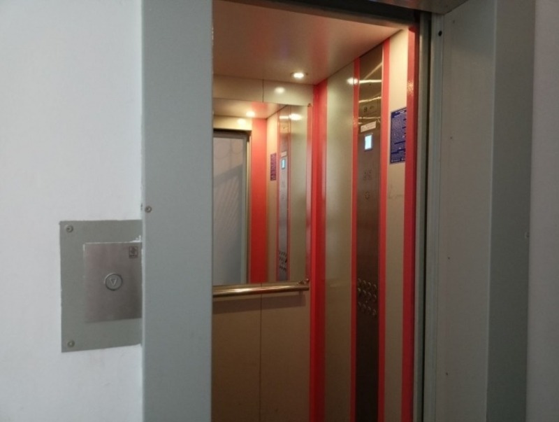 В Омске более 800 жителей получили компенсации за содержание и ремонт лифтов