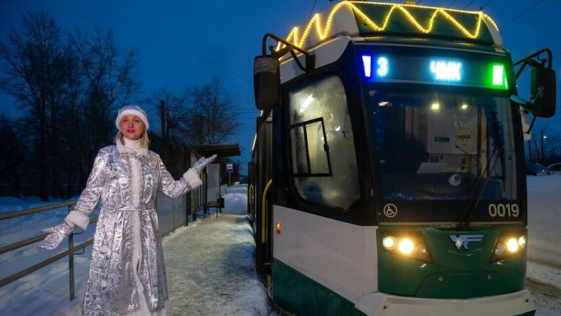 Сказочный трамвай с Бабой-ягой выйдет на маршрут 28 декабря в Челябинске