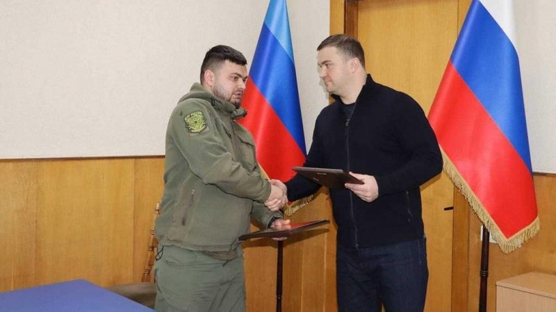 В. Хоценко наградил медалями 86 омских военнослужащих