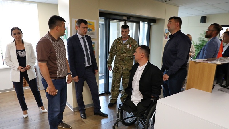 Мавлиев вручил Уфимскому паралимпийцу медаль «450-летие Уфы»