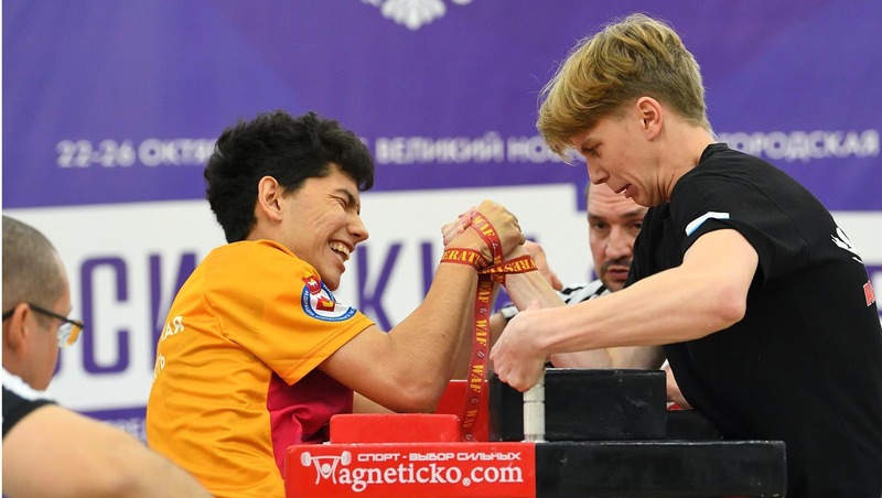 Челябинские студенты завоевали 3 золота на Всероссийском турнире по армрестлингу