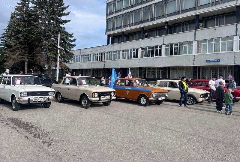 Автопробег ретро-автомобилей состоялся в Уфе