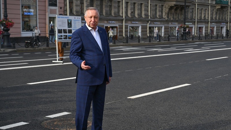 Беглов дал старт автомобильному движению по Невскому проспекту после капремонта