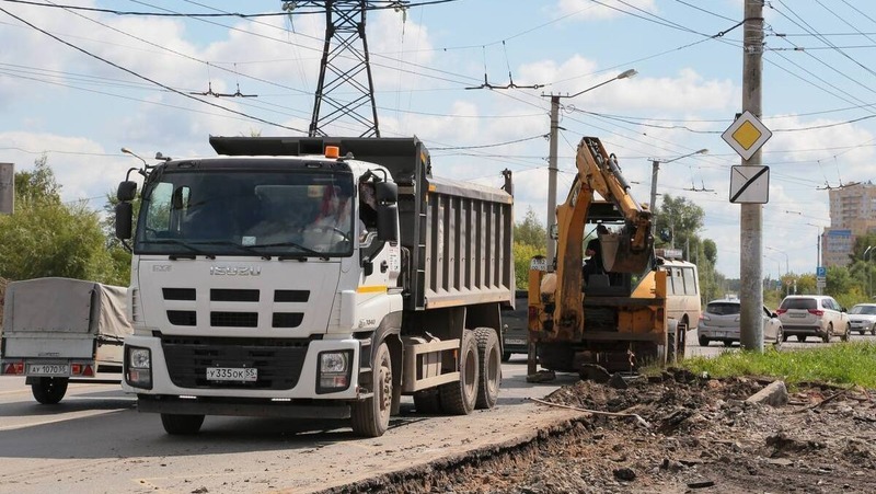 В Омске отремонтировали 530 участков дорог за сезон