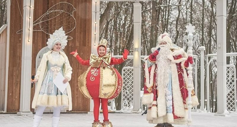 В подмосковном Воскресенске состоялось открытие VI новогоднего арт-фестиваля «ЧУднЫе Елки»