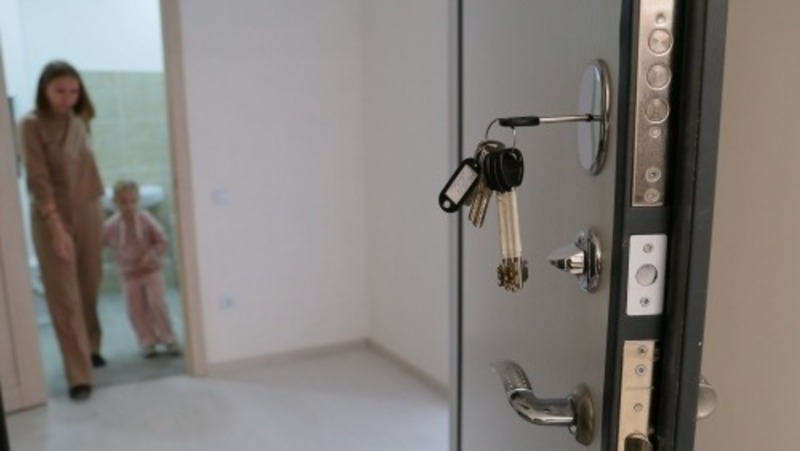 Омск получил 47 квартир для переселенцев из аварийного жилья