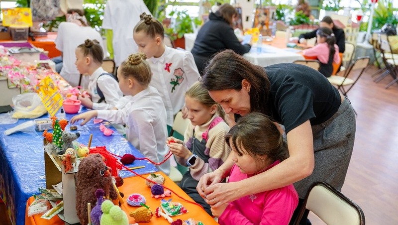 Около 2 тыс. горожан посетили IV Ярмарку досуга и творчества в Магадане