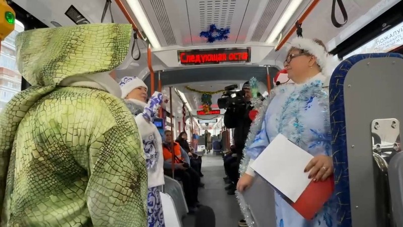 Трамвай маршрута № 5 с новогодней шоу-программой курсирует в Самаре