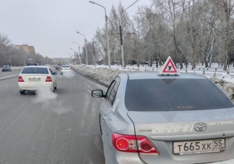 В Омске за неделю оштрафовали 21 инструктора по вождению