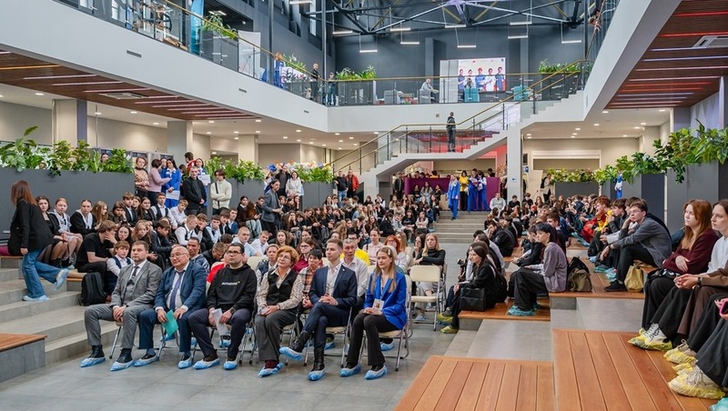 В Магадане прошла Всероссийская ярмарка «Работа России. Время возможностей»