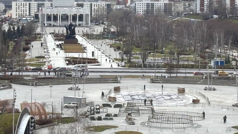 Монтаж главной новогодней ёлки стартовал на пермской Эспланаде