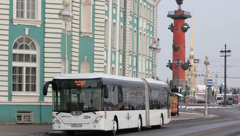 Самый длинный автобус Петербурга стал музейным экспонатом