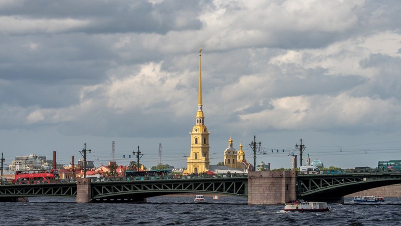 Три моста окрасятся в цвета Ленты Ленинградской Победы в Петербурге