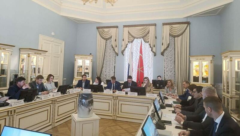 Реконструкцию участка Красносельского шоссе обсудили в ЗакСе