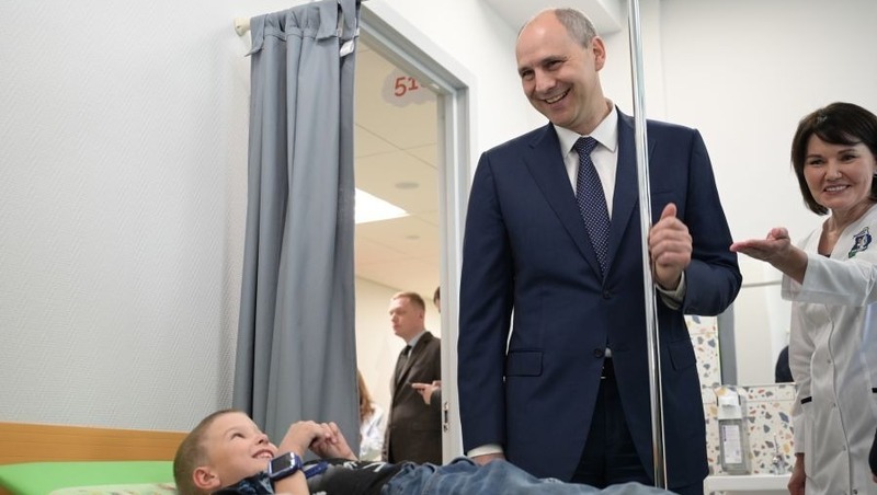 Паслер открыл крупнейшую детскую поликлинику в Екатеринбурге