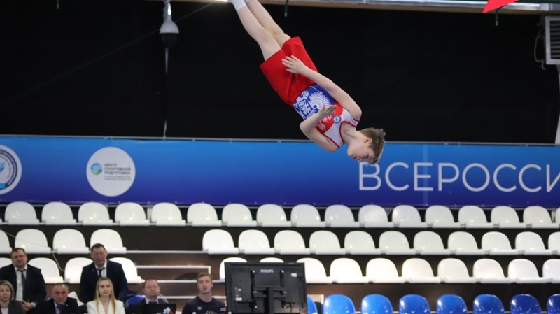 200 спортсменов приняли участие во Всероссийских соревнованиях по прыжкам на батуте в Хабаровске 