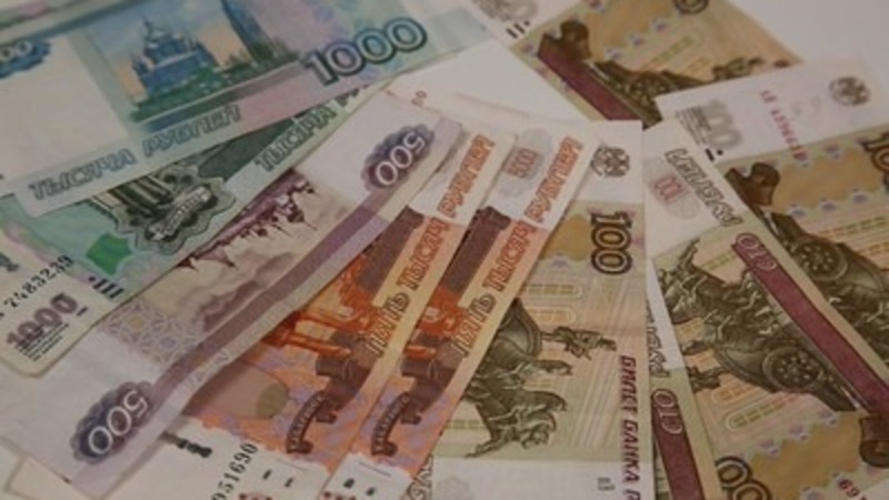 С 1 мая госслужащим Татарстана повысят зарплаты и премии