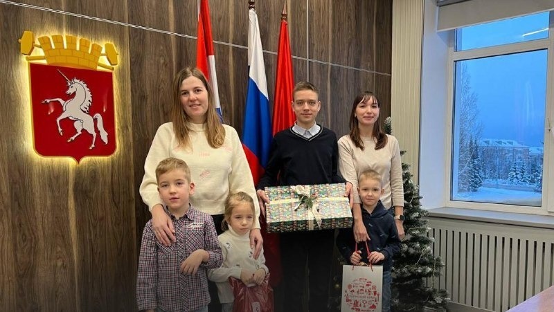 Губернатор Махонин исполнил новогодние мечты 4-х детей Прикамья