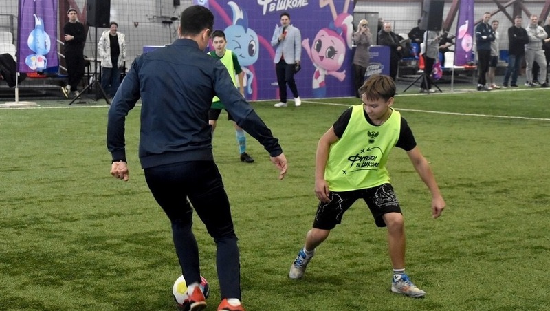 Чемпионы России провели мастер-класс по футболу для рязанских школьников