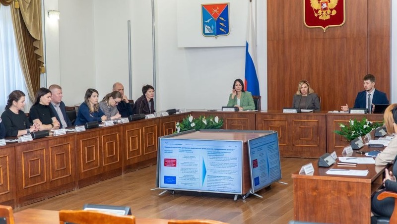 Подвели итоги сессии по демографической политике в Магадане