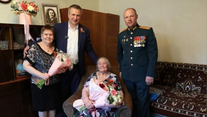 Иван Носков навестил 99-летнюю труженицу тыла Марию Кирдищеву в Самаре