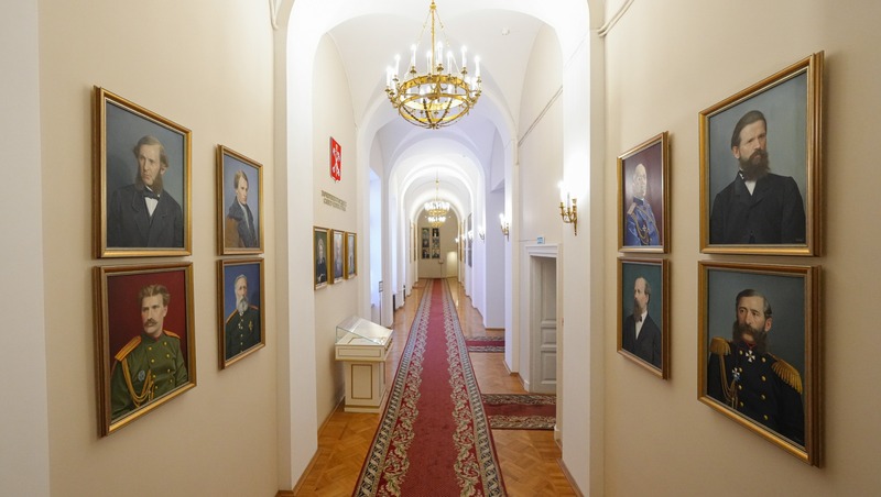 Восемь новых портретов появились в Галерее Почётных граждан Петербурга в Мариинском дворце