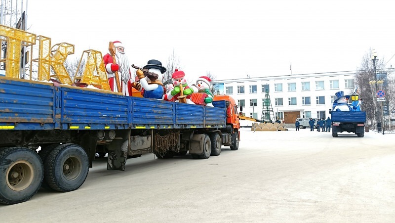 Музыкальные снеговики и яркая ёлка украсят пос. Палатка на Колыме
