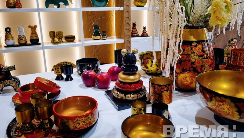 Бесплатная выставка хохломских изделий начала работу в Нижнем Новгороде