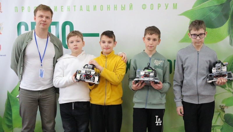 Более 400 детей принимают участие в областном турнире по робототехнике в Нижнем Новгороде