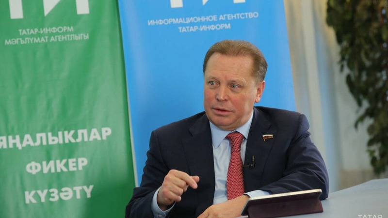 Айдар Метшин высказался об эксперименте по сокращению числа ОГЭ