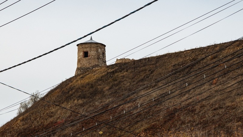 Новую стелу установили на въезде в Елабугу