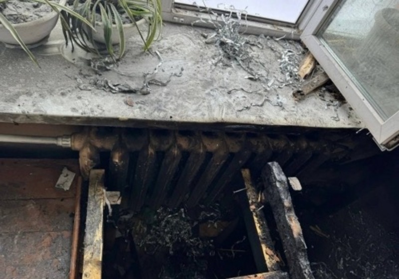 В Омске подросток устроил пожар в школе с помощью петарды