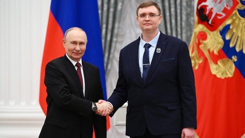 Владимир Путин вручил президентскую премию молодому ученому из Челябинска