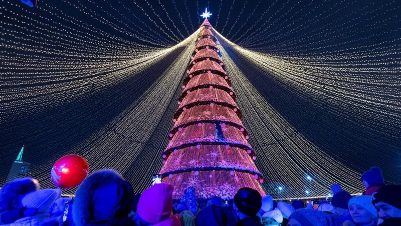 Центральную елку у Чаши в Казани начнут разбирать 15 января