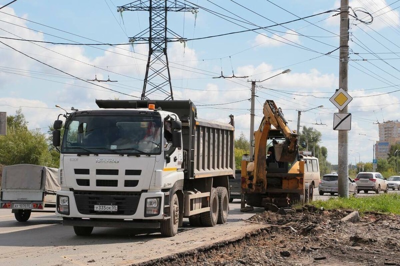 Более 530 участков дорог отремонтируют в Омске в 2026 году 